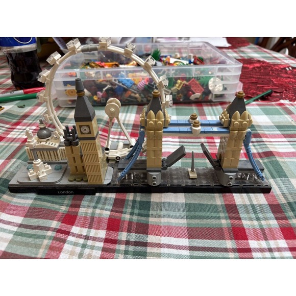 LEGO ARCHITECTURE: London (21034)‎ - Used. IN BAG. All pieces. No Manual. No box - Picture 1 of 5
